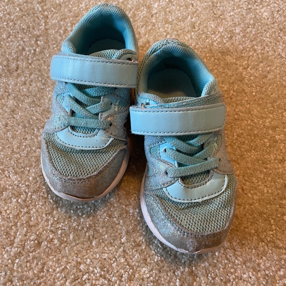 FabKids Girls Shoes - Picture 2 of 9